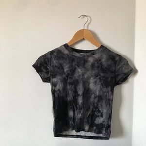 tie-dye black tshirt